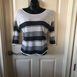 🌺3 for $25🌺 LOFT - Black and White Light Sweater